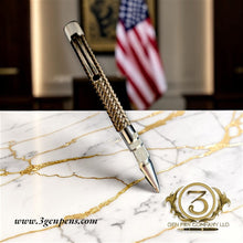 Load image into Gallery viewer, 3 Gen Pen Company Ballpoint Pen American Eagle Patriotic Polymer braided Themed Pen